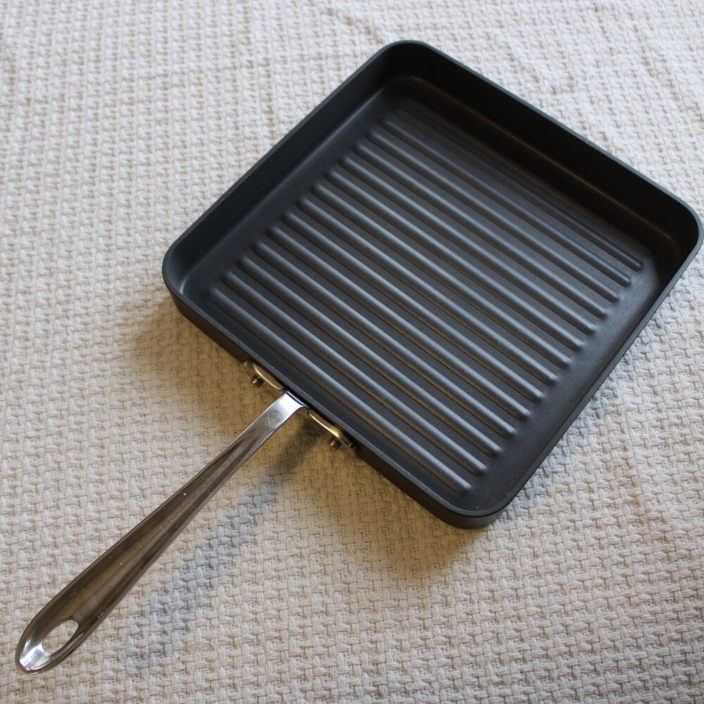 AllClad 10in pan nonstick